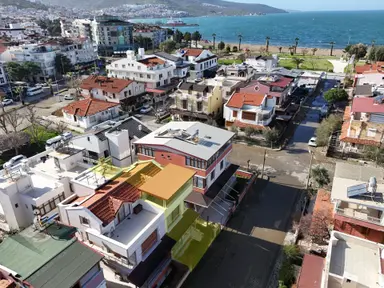 Startkey'den Dikili Merkez'de Denize 100 Metre Satılık 3+1 Villa