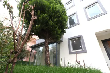 👉akçay'da Aygülden Doğayla İç İçe Nezih Site İçi Full Yapılı Ayrı Mutfak 4+1 Satılık Tripleks Villa