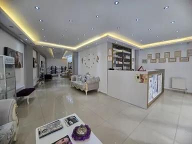 Biga Çarşı Merkezde Satılık 226 M² İş Yerı | Geniş Cepheli