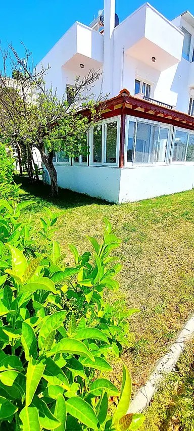 Çeşme Çiftlikköy'de Sakız Adası Deniz Manzaralı Sezonluk Aylık Kiralık Ev Çeşme Çiftlikköy'de Sakız Adası Deniz Manzaralı Sezonluk Aylık Kiralık Ev
