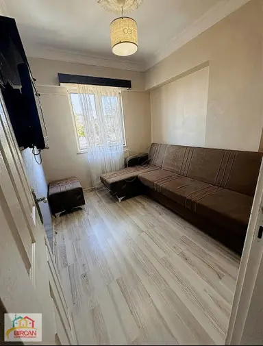 Yeditepe'de Satılık Üçüncü Kat 2 + 0 Yeditepe'de Satılık Üçüncü Kat 2 + 0
