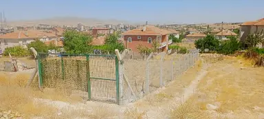 Mucurda Tel Örgülü 552 M2 Konut İmarlı Arsa
