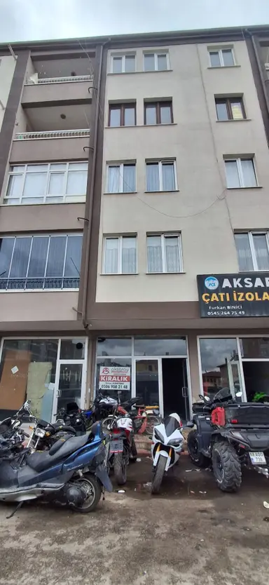 Aksaray Tacin Mah Cadde Üzerinde Kiralık 80 M² Dükkan