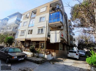 Enhoşlar Trenyolu Hattında Satılık 2+1 Daire