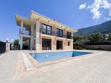 Goldhouse Dan Ovacık Ta Muhteşem Konumda Geniş 3+1 Müstakil Villa