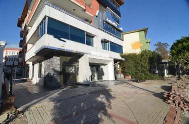 Alanya Atatürk Caddesinde 300m2 Kiralık Dükkan