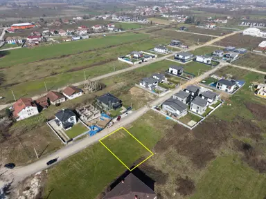 Şıralık Mahallesi'nde 560 M2 Satılık Villa İmarlı Arsa