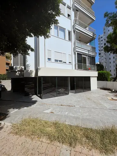 Cadde Üzeri 200 M² Devren Kiralık Düz Taban İş Yeri