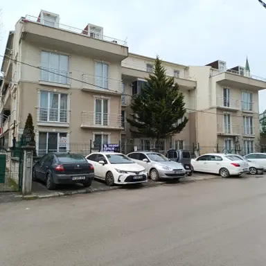 Tarcanlardan İzmit Yeşilova Merkezde 2+1 Giriş Kat Satılık Daire