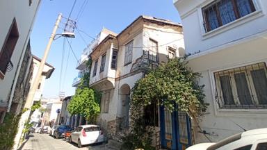 Kuşadası Camiatik Mh.hibe Kullanılabilecek Tarihi Taş Ev