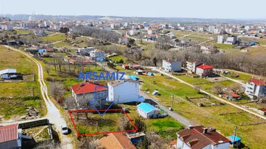 Yeniköyde 220 Metre 3 Kat İmarlı Yerimiz Satışta Yeniköyde 220 Metre 3 Kat İmarlı Yerimiz Satışta