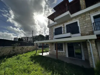 Foça'da Taşınmaya Hazır, Köşe Konumlu Ve Sıfır Tripleks Villa Foça'da Taşınmaya Hazır, Köşe Konumlu Ve Sıfır Tripleks Villa