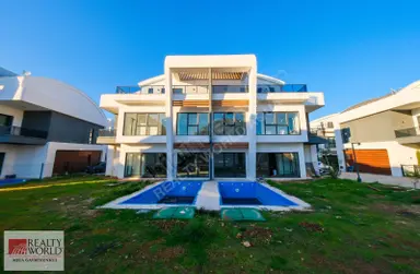 Set Premium Sitesinde Özel Havuzlu Akıllı Sistemli Satılık Villa Set Premium Sitesinde Özel Havuzlu Akıllı Sistemli Satılık Villa