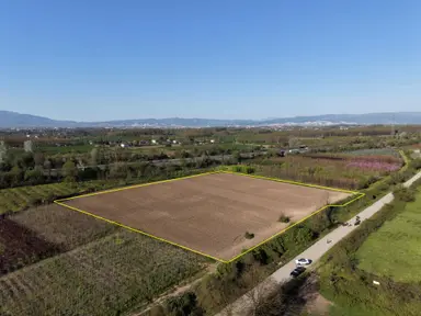 Bataklıçiftlik Köyü'nde 18.299 M2 Satılık Arazi