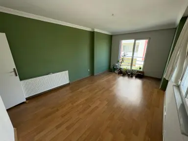 Delux'den 100.yıl Mahallesinde Merkezi Konumda Satılık 3+1 Daire