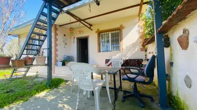 Menderes Kısıklı’da 403 M² Arsa İçinde Eşyalı Müstakil Ev