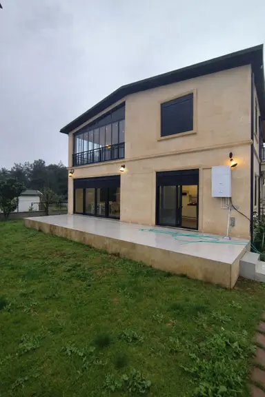 Yeşilbayır’da Doğa İçinde Malikane Konseptinde 6+1 Lüks Dublex Villa Yerden Isıtmalı Sıfır Eşyalı