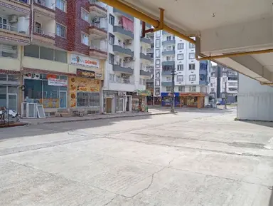 Modern Evler Mahallesi Cadde Üzeri 80 M² – Mutfaklı & Lavabolu Kiralık Dükkan