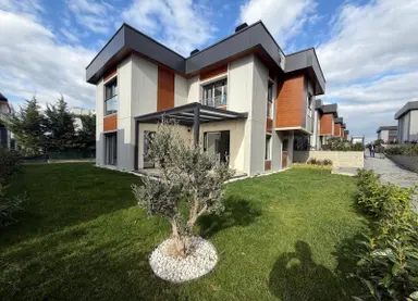 Süleymanpaşa’da-havuzlu-lüks Ve Sıfır-asansörlü Tripleks Villa Süleymanpaşa’da-havuzlu-lüks Ve Sıfır-asansörlü Tripleks Villa
