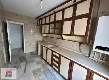 Secret House'dan Merkezi Konumlu 2+1 Yüksek Giriş
