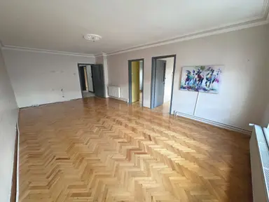 Abidinpaşa Mahallesi Ara Kat Ön Cephede Geniş 3+1 Satılık Daire