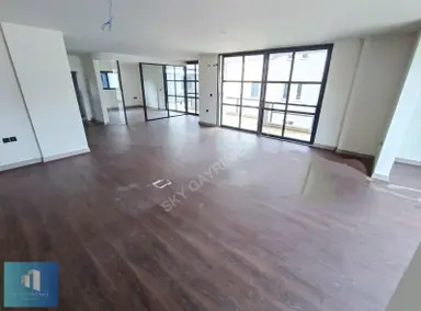 Sky'dan Merkezi Konumda Bakımlı Ve Masrafsız Kiralık 85 M2 Ofis Sky'dan Merkezi Konumda Bakımlı Ve Masrafsız Kiralık 85 M2 Ofis