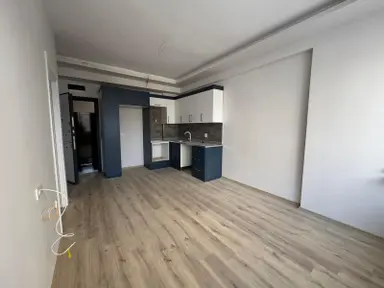 Erdemli Hastaneye Yakın Mesafede 1+1 5.kat Havuzlu Kiralık Daire