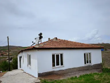 Hürriyet Mahallesi'nde 2+1 564 M2 Arsa İçinde Müstakil Ev Hürriyet Mahallesi'nde 2+1 564 M2 Arsa İçinde Müstakil Ev