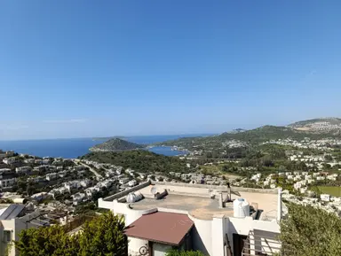 Gümüşlükte Özel Kum Plajlı Sitede Deniz Manzaralı Satılık Villa Gümüşlükte Özel Kum Plajlı Sitede Deniz Manzaralı Satılık Villa