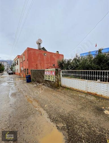 Kozan Divan Emlak'tan Hastane Kavşağına Komşu Müstakil Kozan Divan Emlak'tan Hastane Kavşağına Komşu Müstakil