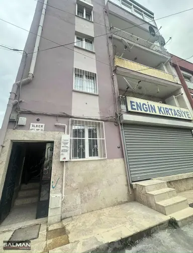 Salman'dan Bayraklı Postacılar Mah.kiralık 2+1 Daire