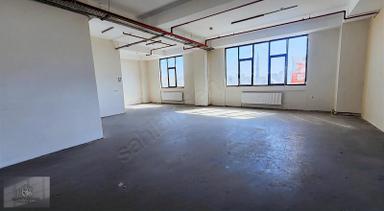 Sulyapıdan İskanli 700 M2 Yeni Binada İş Yeri Plaza Katı