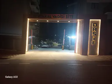 Emlak Buraya/ İzmir Buca Yeni Havuzlu Sitede 2+1 Eşyalı Daire Emlak Buraya/ İzmir Buca Yeni Havuzlu Sitede 2+1 Eşyalı Daire