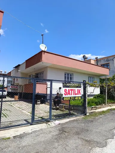 Anadolu Gayrimenkulden K. Mutfak 2+1 Ve 1+1 İki Daire 2300 Bin Anadolu Gayrimenkulden K. Mutfak 2+1 Ve 1+1 İki Daire 2300 Bin