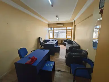 Okçular Çarşı İçinde Satılık Ofis