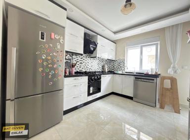 Site İçerisinde Doğalgazlı Cam Balkonlu 3+1 Kiralık Daire