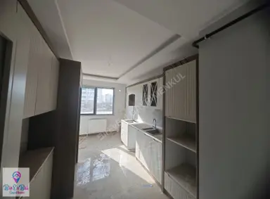 Üçkuyular Furkan Yapıda 2.5+1 Acil Satılık Daire