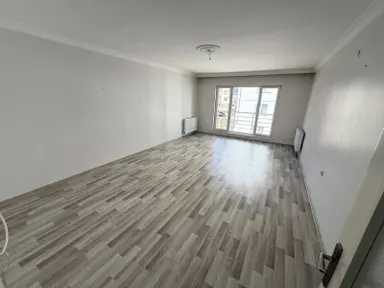 Yüce'den ▓kapalı Otopark 3+1 Geniş Oturumlu Kilerli Fırsat Daire Yüce'den ▓kapalı Otopark 3+1 Geniş Oturumlu Kilerli Fırsat Daire