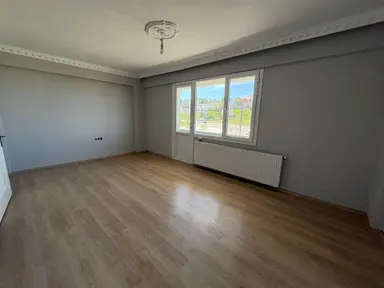 Örnekkenttde Ön Cephe 2+1 Kapalı Mutfak Satılık Daire Örnekkenttde Ön Cephe 2+1 Kapalı Mutfak Satılık Daire