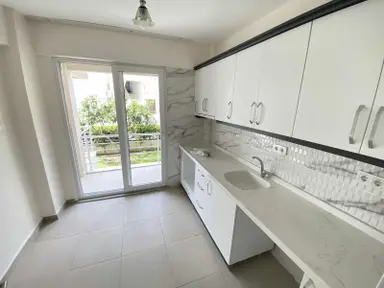 Sv Gayrimenkulden 2+1 İçi Sıfır Yapılmış Denize 80 Mt