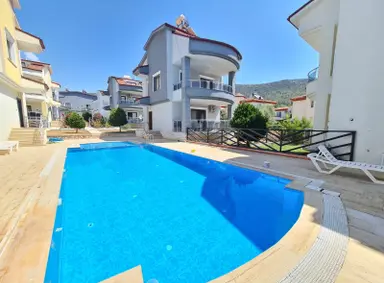 Site İçi Tam Müstakil Geniş Bahçeli 3+1 Yıllık Kiralık Villa Site İçi Tam Müstakil Geniş Bahçeli 3+1 Yıllık Kiralık Villa