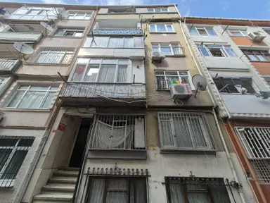 Fatih Balat'ta Satılık Haliç Manzaralı 2+1 Yatırımlık Daire Fatih Balat'ta Satılık Haliç Manzaralı 2+1 Yatırımlık Daire