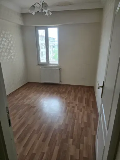 Satlık Geniş Daire 3+1