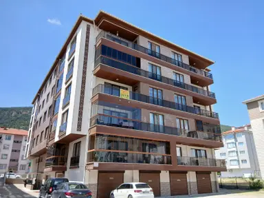Akçay Emlak'tan Akşehir Yarenler Mahallesinde Site İçinde Makascı Yapımı Ara Kat Satılık 3+1 Daire Akçay Emlak'tan Akşehir Yarenler Mahallesinde Site İçinde Makascı Yapımı Ara Kat Satılık 3+1 Daire