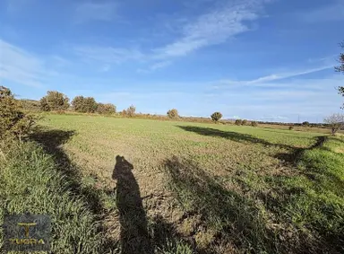 Tuğradan Dualar Mahallesinde Satılık Tarla