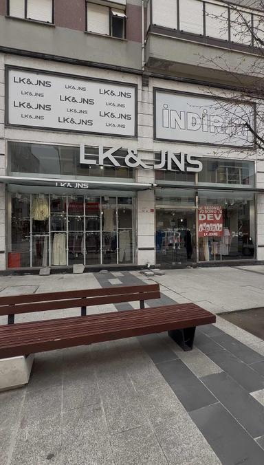 Vergi Dairesi Karşısı | 3 Katlı 350 M² Dükkan