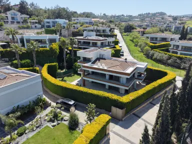 Urla Yenice Kekliktepe Bryela Sitesinde Satılık Müstakil Villa