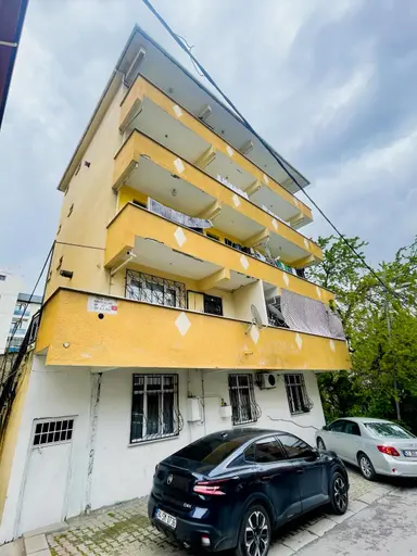 Koru Emlak'tan Satılık 52.7 M² Arsa Paylı Yatırımlık Geniş Daire