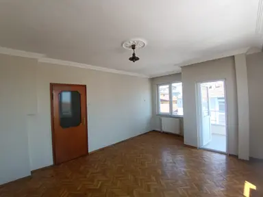Tekirdağ Süleymanpaşa Vatan Mahallesi’nde Ana Yola Yakın, Ulaşımı Kolay 2+1 Kiralık Daire