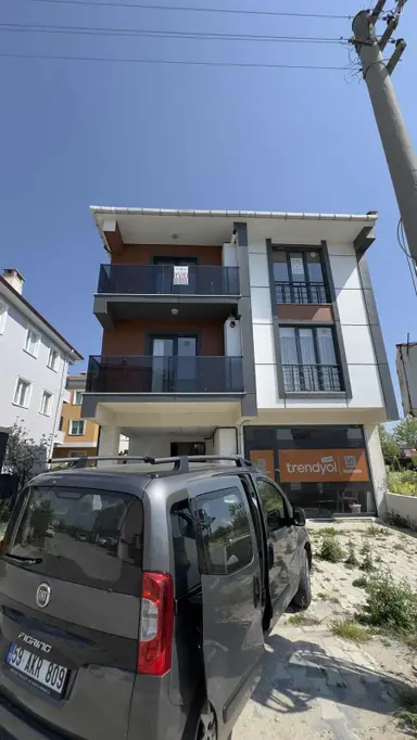 Acill Satılık !!zaferde Villa Bölgesinde 1+1 Daire